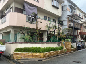 自分で剪定していた庭木が大きくなりすぎたので、剪定を依頼したい｜大阪府狭山市
