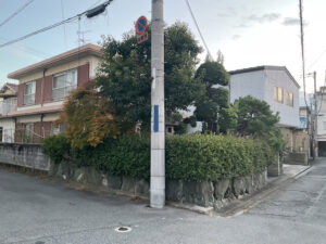 空き家の庭木を年末繁忙期にすき間時間を利用して剪定・伐採｜大阪府松原市